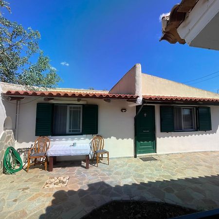 Μονοκατοικία Στο Λουτρακι Loutráki Exterior foto