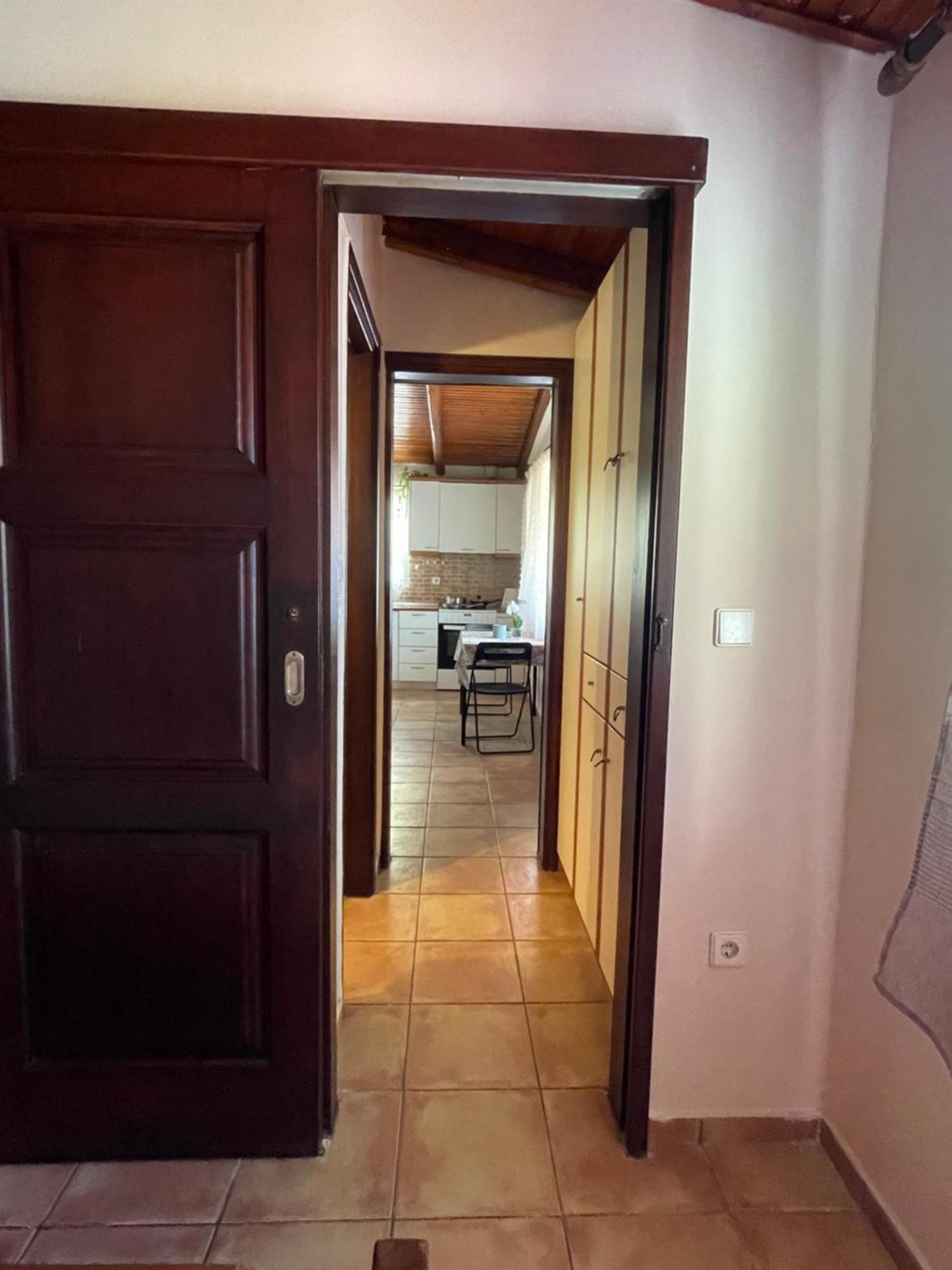 Μονοκατοικία Στο Λουτρακι Loutráki Exterior foto